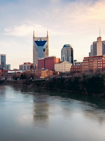 Skyline_FromJeffersonStBridge_1600