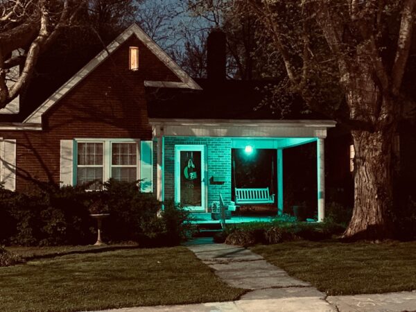 Glover-home-Mooreland-Latham-Alumni-neighborhood_COVID-19-coronavirus-green-lights
