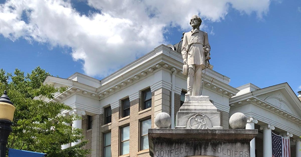 Confederate Monument on Calloway County Courthouse grounds