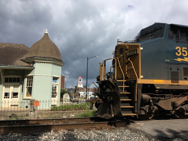 rail-crossing-ninth-st