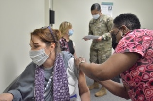 fort campbell teacher receives vaccine