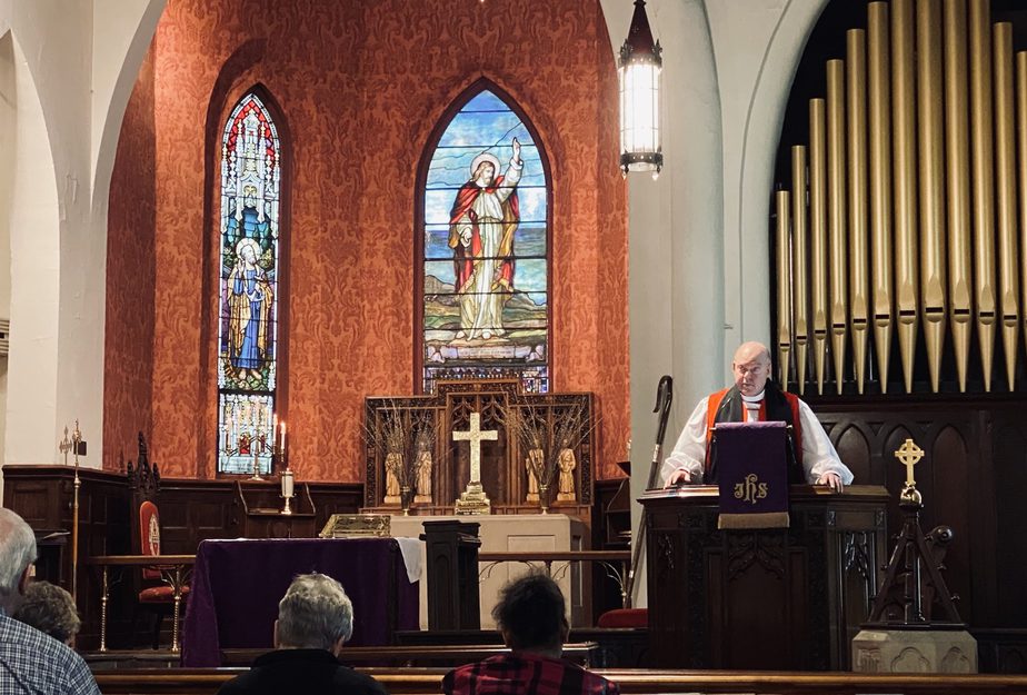 Grace Episcopal Church interior