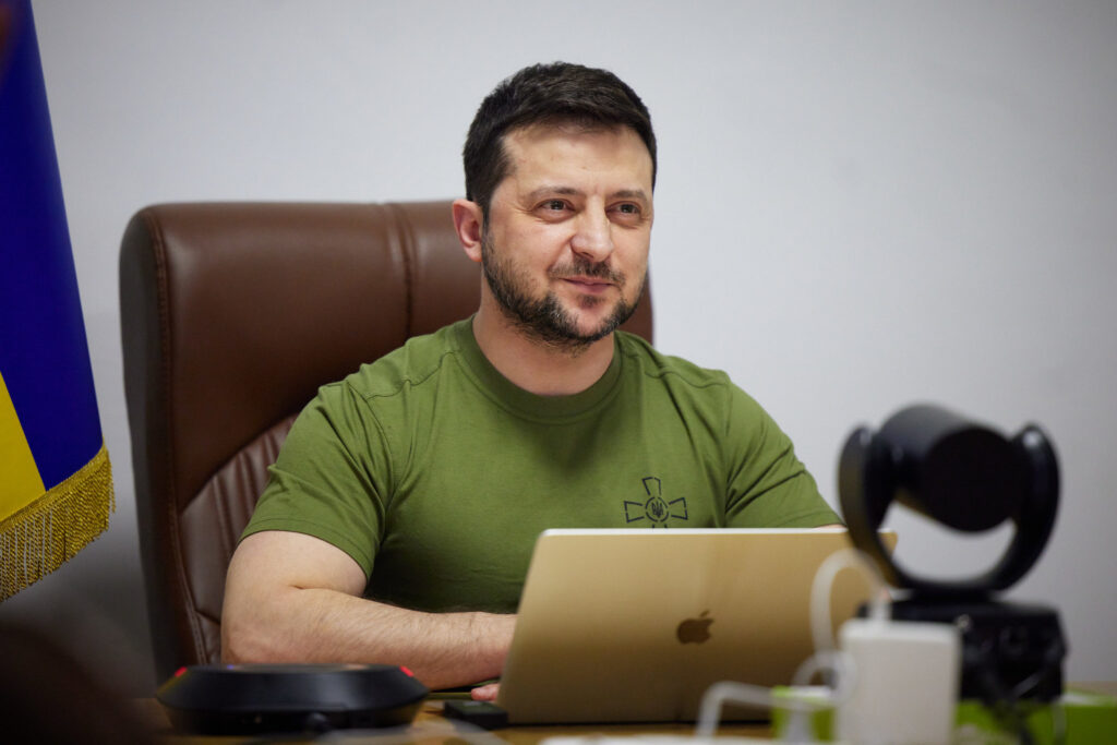 Volodymyr Zelenskyy at computer