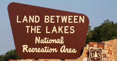 land between the lakes national recreation area sign