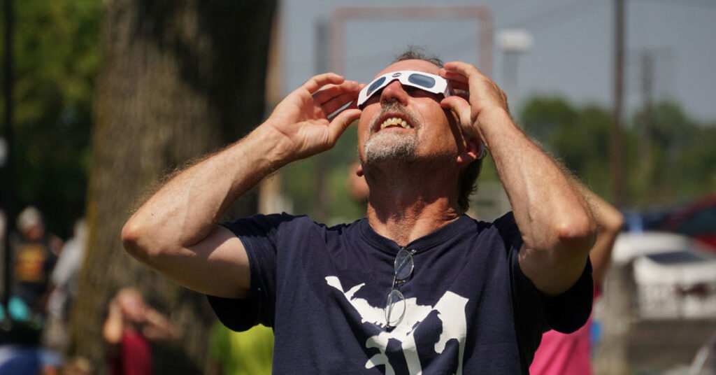 solar eclipse spectator