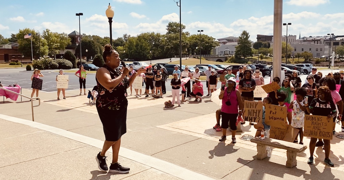 Abortion-rights advocates rally at Christian County Justice Center - Vimarsana News