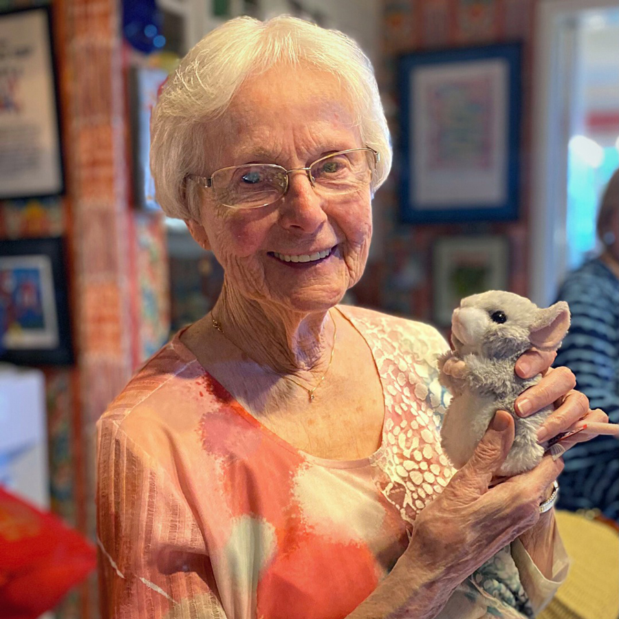 Imelda-with-Mouse