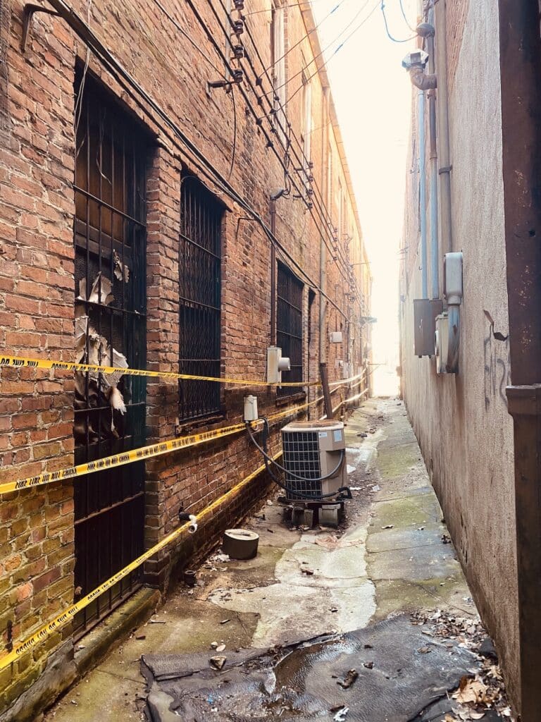 alley outside of phoenix building in downtown hopkinsville