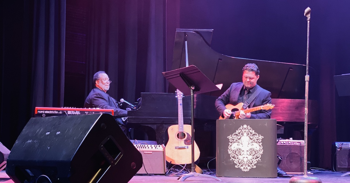 kenneth bates at piano during hopkinsville concert