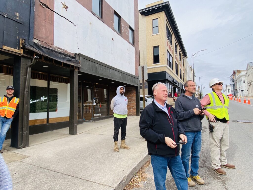 hopkinsville mayor observes demolition