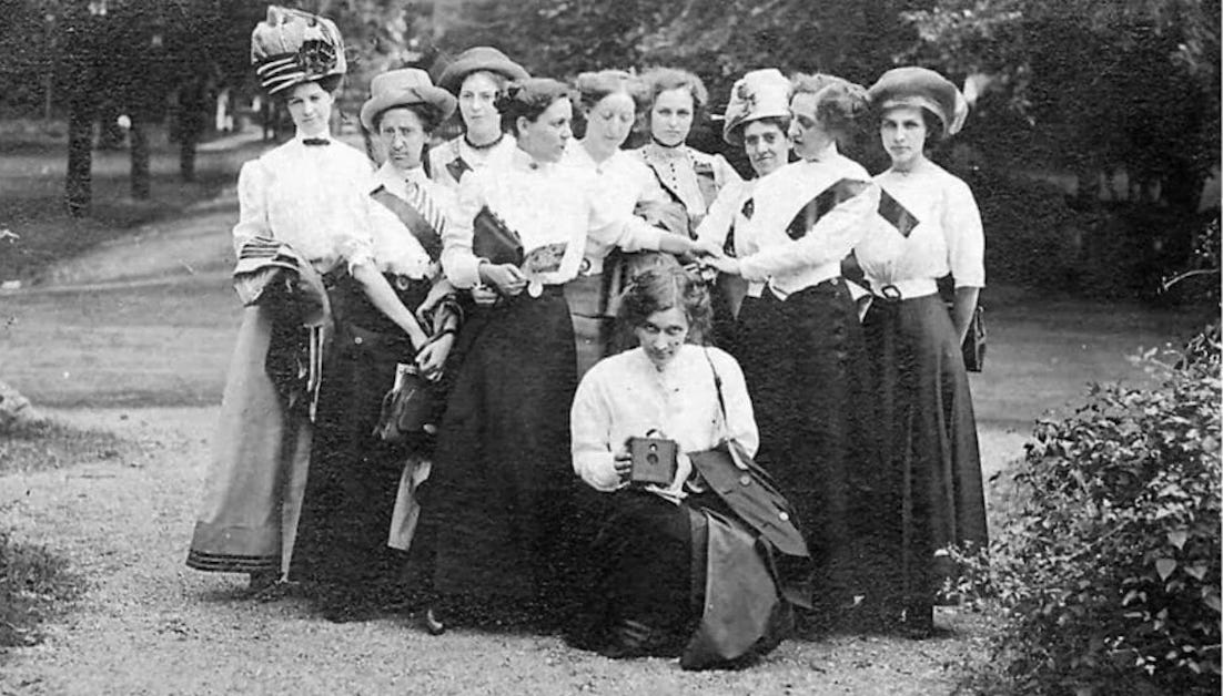 Women-on-Tour-1911-1024x697