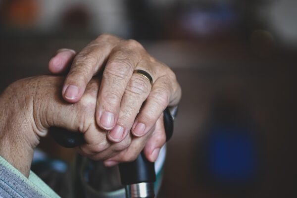 care-for-the-elderly-g315fef661_1280