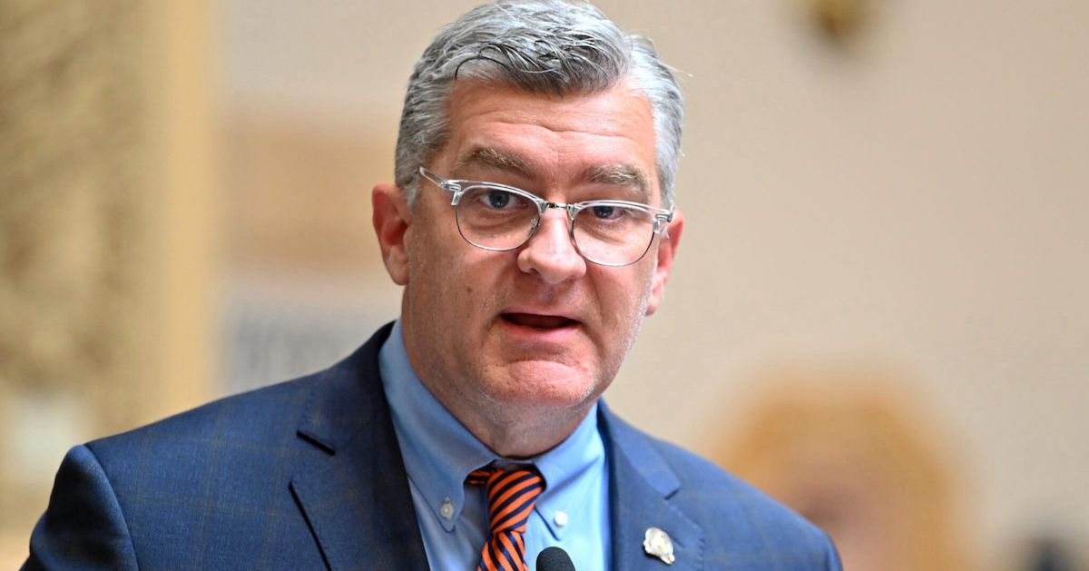Sen. Robby Mills, R-Henderson, presents Senate Bill 7, an act related to the administration of state payroll systems on March 7, 2023. (Kentucky Legislative Research Commission photo)