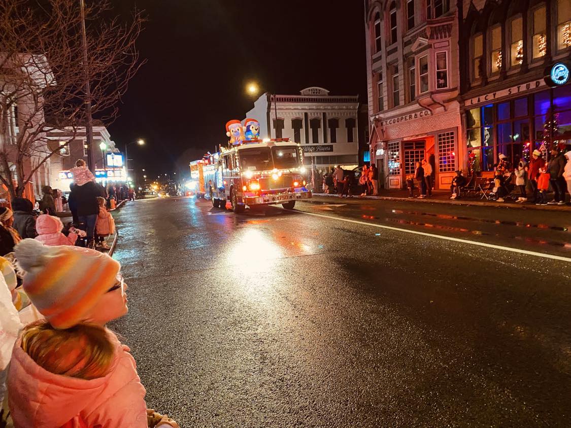 Photo Gallery 2023 Hopkinsville Christmas parade