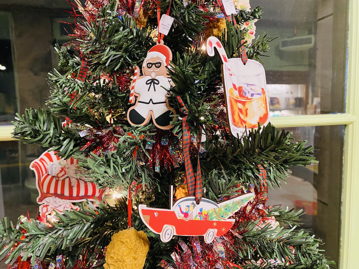 Ornaments displayed Dec. 5, 2023, on a Christmas tree in the Pennyroyal Area Museums's gift shop. (Hoptown Chronicle photo by Jennifer P. Brown)