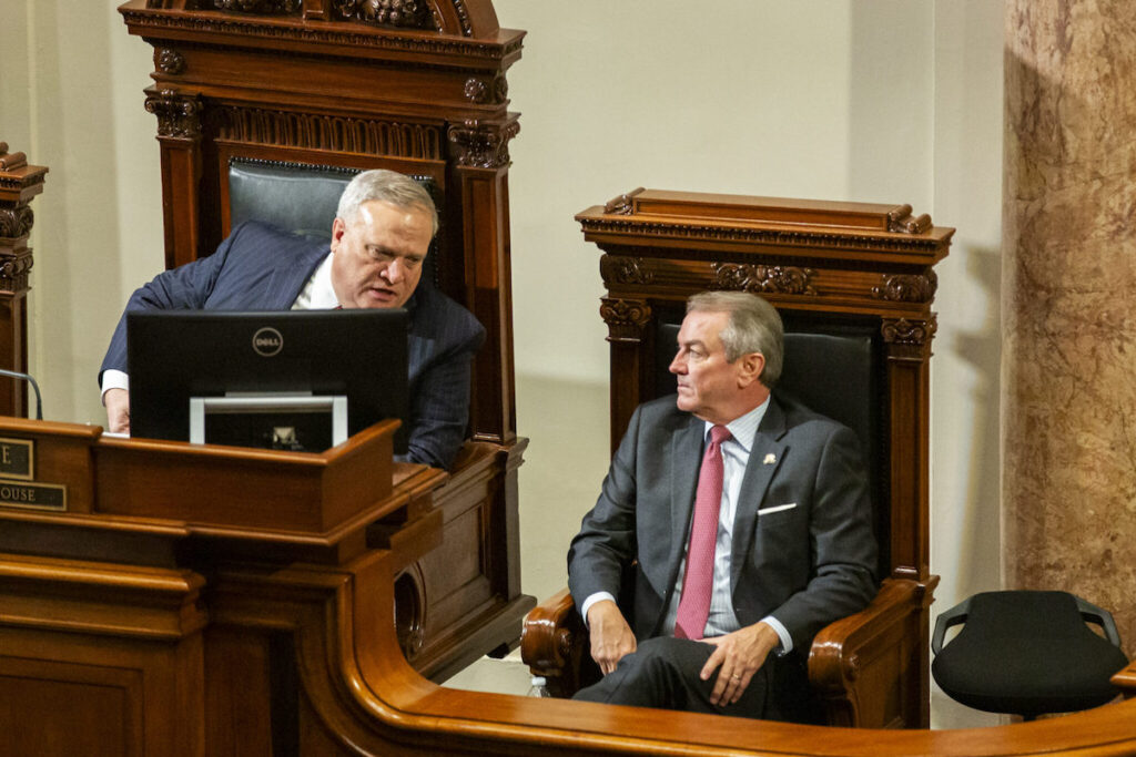 Kentucky Senate President Robert Stivers speaks to Speaker of the House David Osborne during the State of the Commonwealth address in Frankfort, Ky., on January 3, 2024. Photo by Arden Barnes