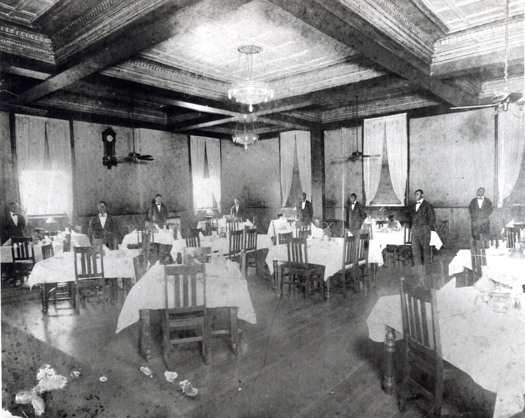 serving staffing in dining room