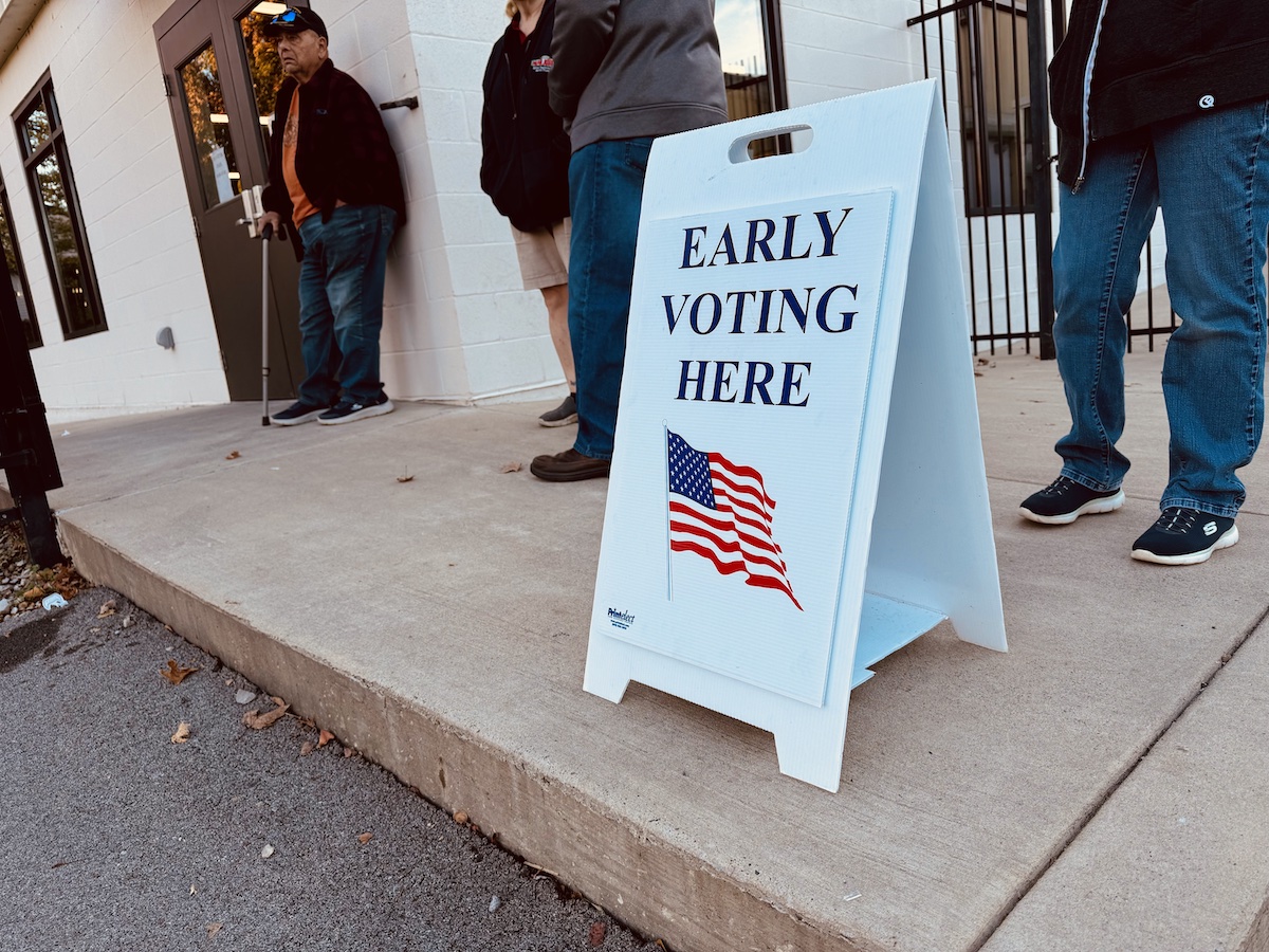 Voters wait on Nov. 2, 2024, for the voting center to open at the Boys and Girls Club on Walnut Street. (Hoptown Chronicle photo by Jennifer P. Brown)