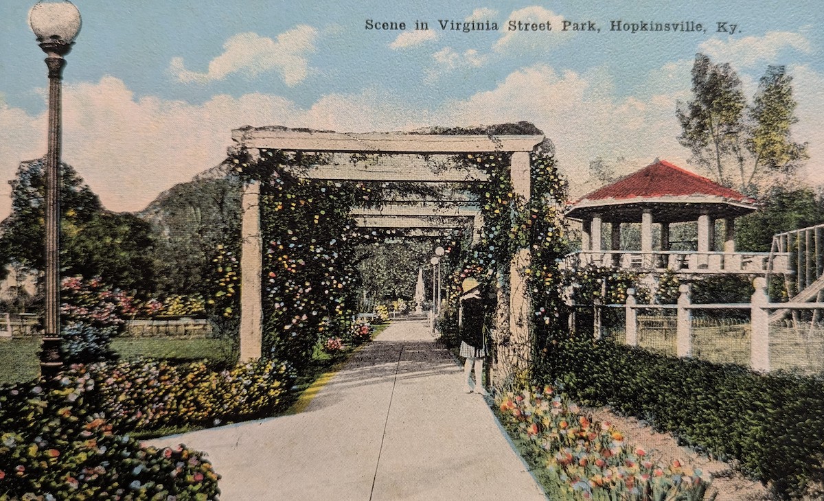 An early postcard image of Virginia Park following its development in the 1910s. (From the collection of Museums of Historic Hopkinsville-Christian County)