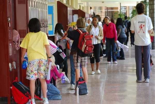 kids in school hallway