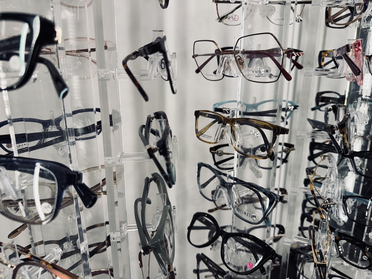 A display of eyeglass frames. (Hoptown Chronicle photo by Jennifer P. Brown)