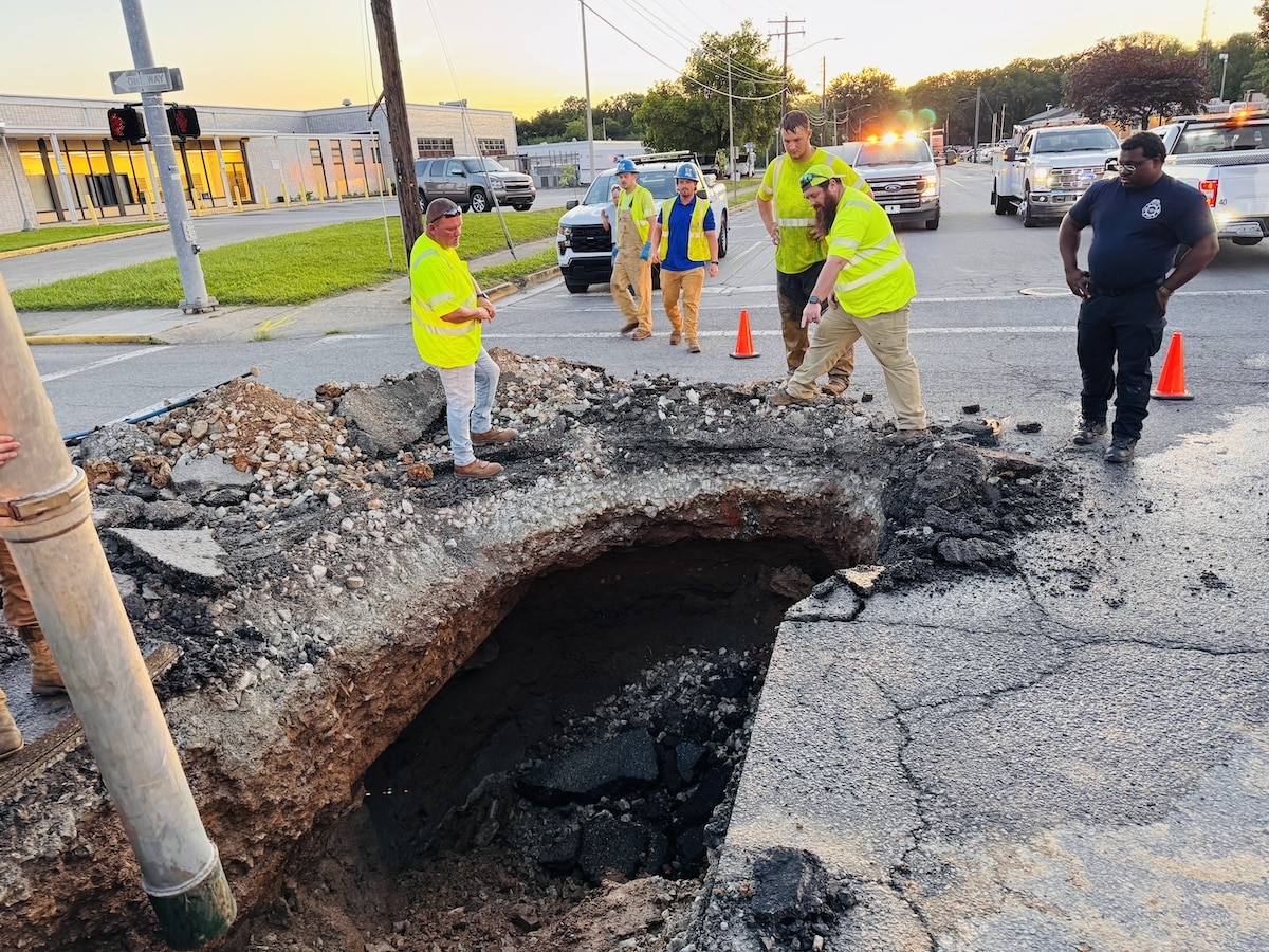 Unexplained hole in pavement shuts down South Main Street near post office