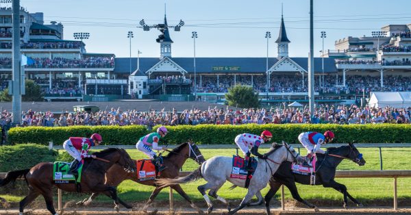 Horses run in the Kentucky Derby