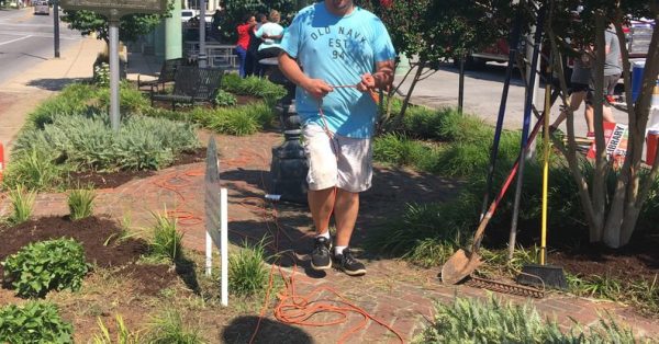 Leadership Hopkinsville Alumni cleanup