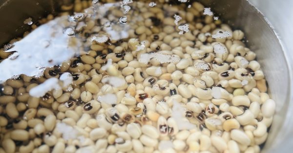 A pot of black-eyed peas ready for the stove. (Photo by Janet Ekis)