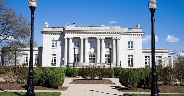 The governor's mansion. (Stock image)