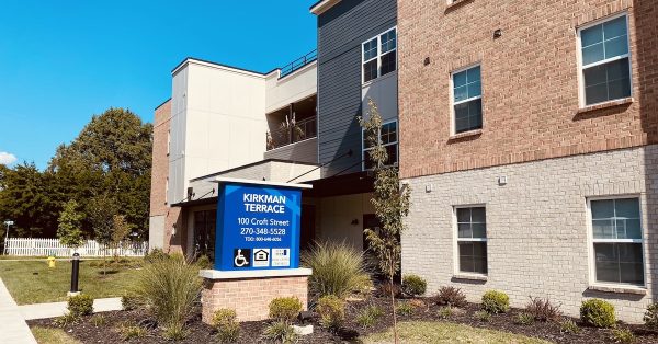 Kirkman Terrace Apartments on East 21st Street. (Hoptown Chronicle photo by Jennifer P. Brown)