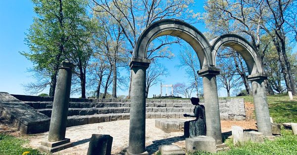 Round-Table-Park