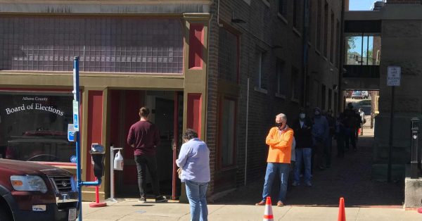 voters in line