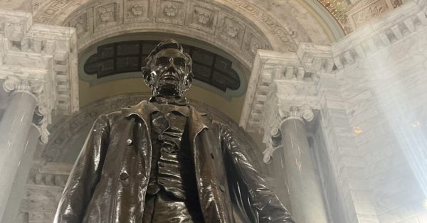 jefferson davis statue in kentucky capitol