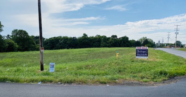 A rezoning request is being considered to allow construction of senior apartments at Old Clarksville Pike and Hammond Drive. The parcel of roughly 21 acres sits adjacent to the Givens Addition neighborhood. (Photo by Jennifer P. Brown)